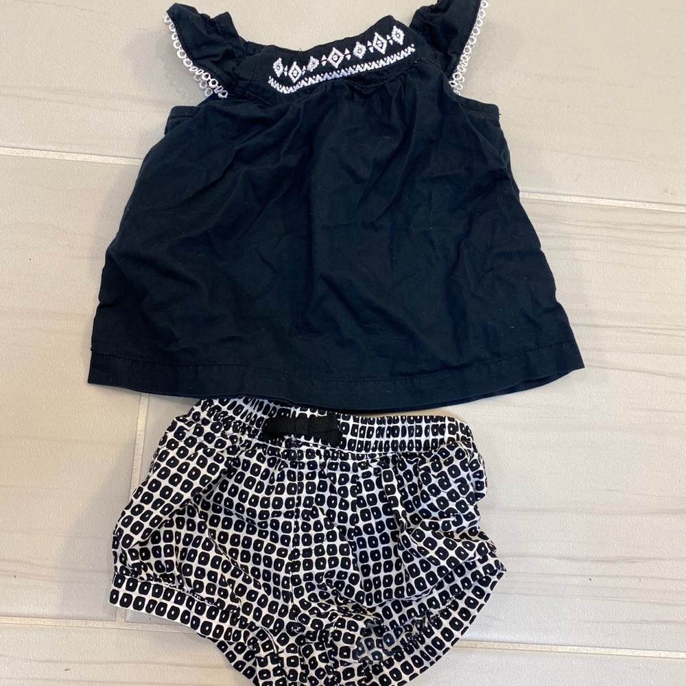 ⚪️⚫️ Black and white shorts and top set ⚫️⚪️